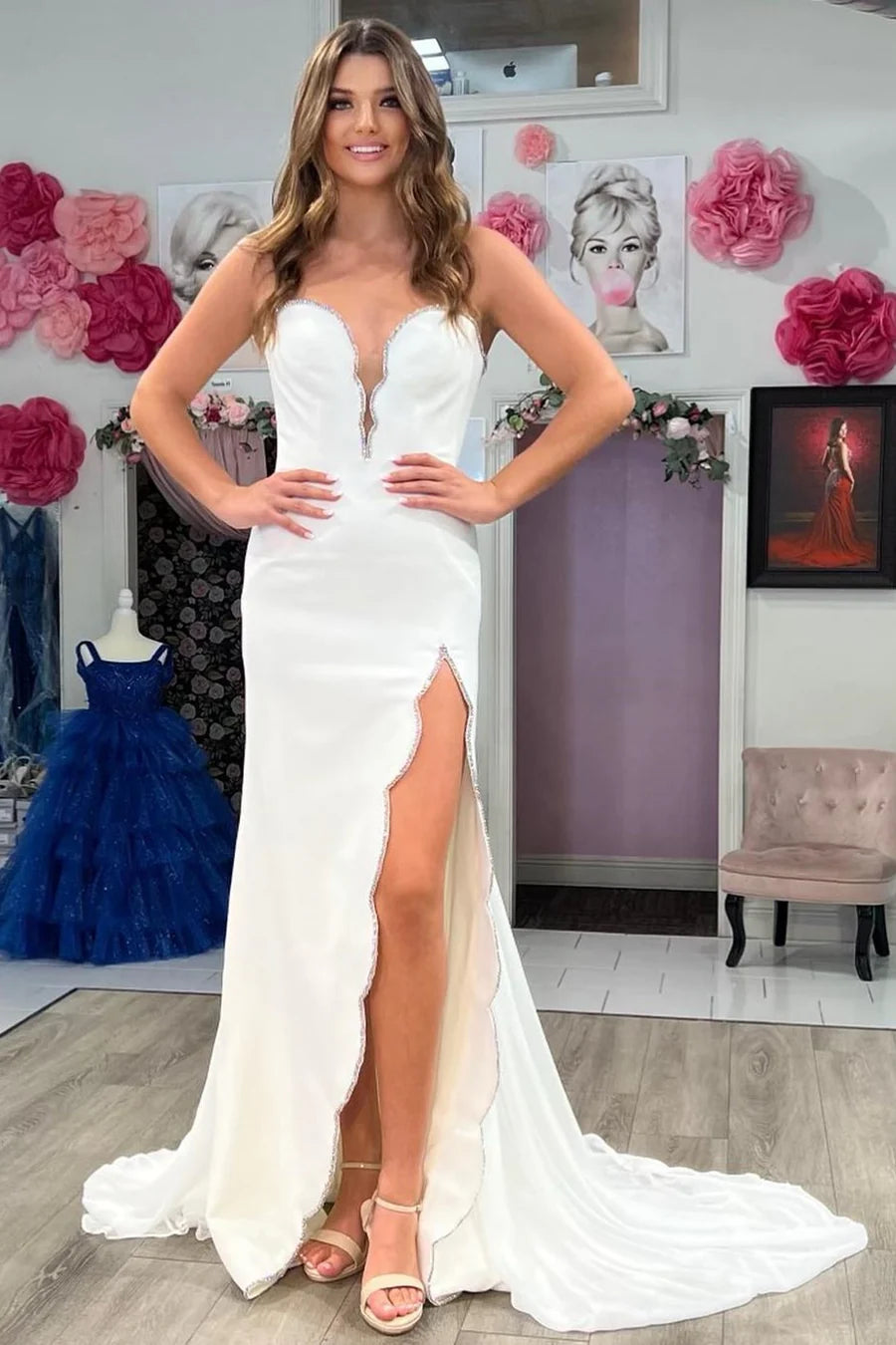Vestido de fiesta de sirena con hombros descubiertos, cuentas y abertura